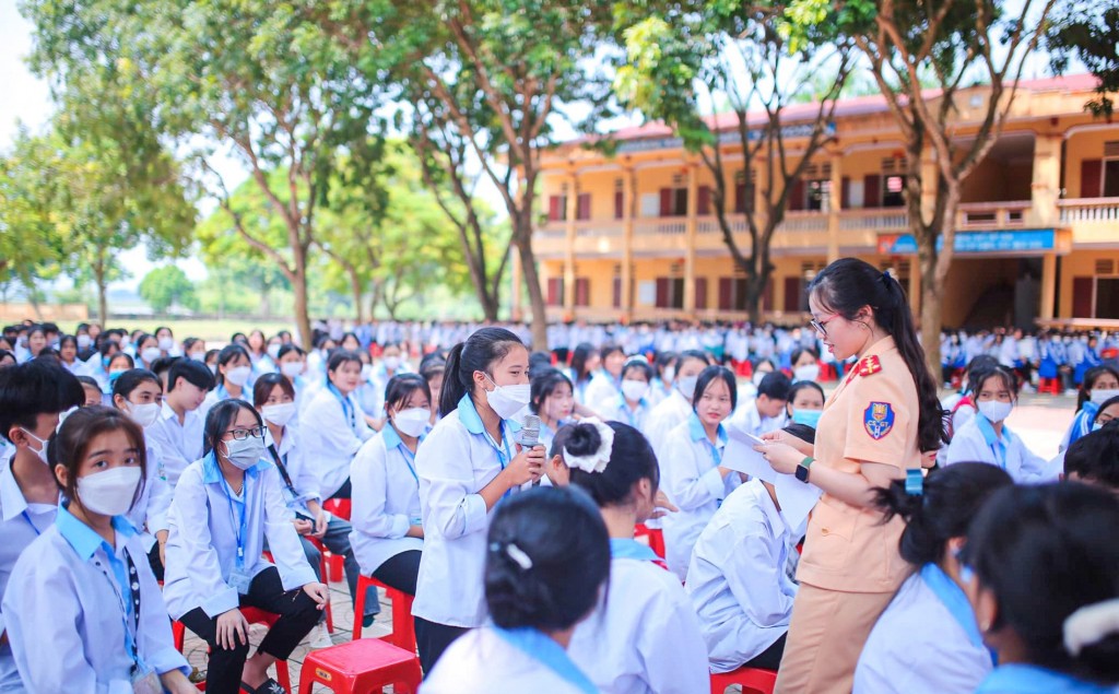 Tăng cường  bảo đảm trật tự, an toàn giao thông cho học sinh trong tình hình mới