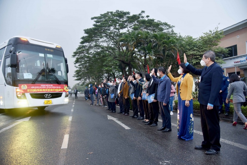 Hà Nội họp bàn công tác chuẩn bị chăm lo Tết cho người dân