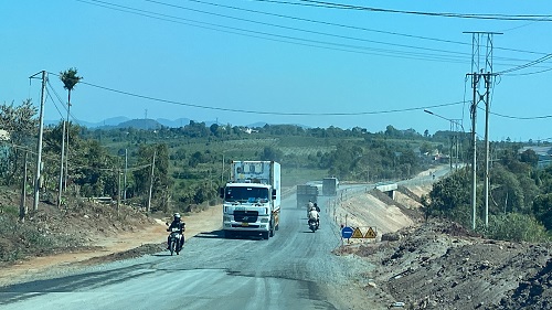 Điểm nóng qua cầu Vàng, huyện Đắk Đoa đã được thông suốt. Ảnh: Thanh Tuấn