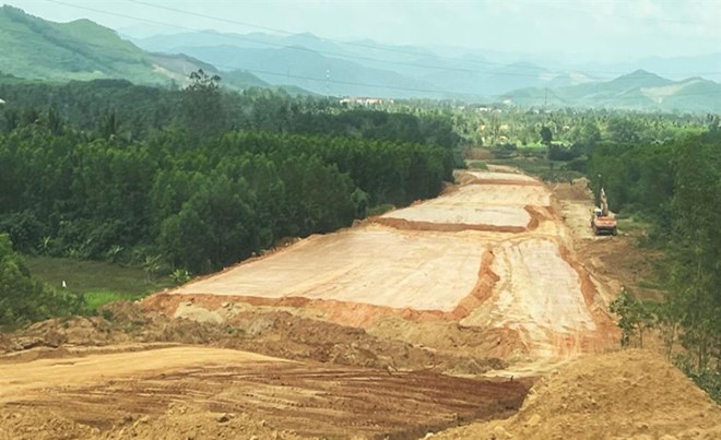 Để dân thuận tình nhường đất làm cao tốc
