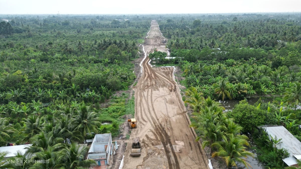 Cao tốc Cần Thơ - Cà Mau chậm 6 tháng, Tư lệnh Giao thông cảnh báo các nhà thầu thi công- Ảnh 1.