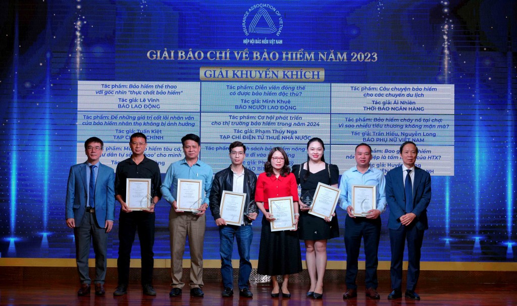 Trao Giải Báo chí về Bảo hiểm 2023 và phát động mùa giải 2024