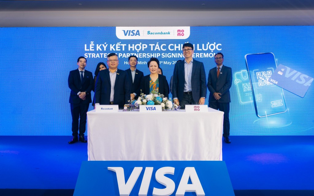 Ảnh 5.3_Visa kí kết hợp tác cùng MoMo