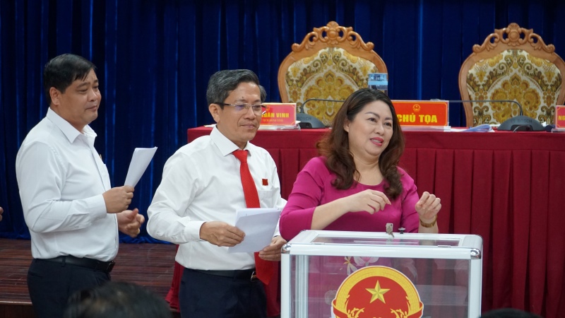 HĐND tỉnh Quảng Nam đã bầu ông Lê Văn Dũng giữ chức Chủ tịch UBND tỉnh Quảng Nam. Ảnh Nguyễn Hoàng