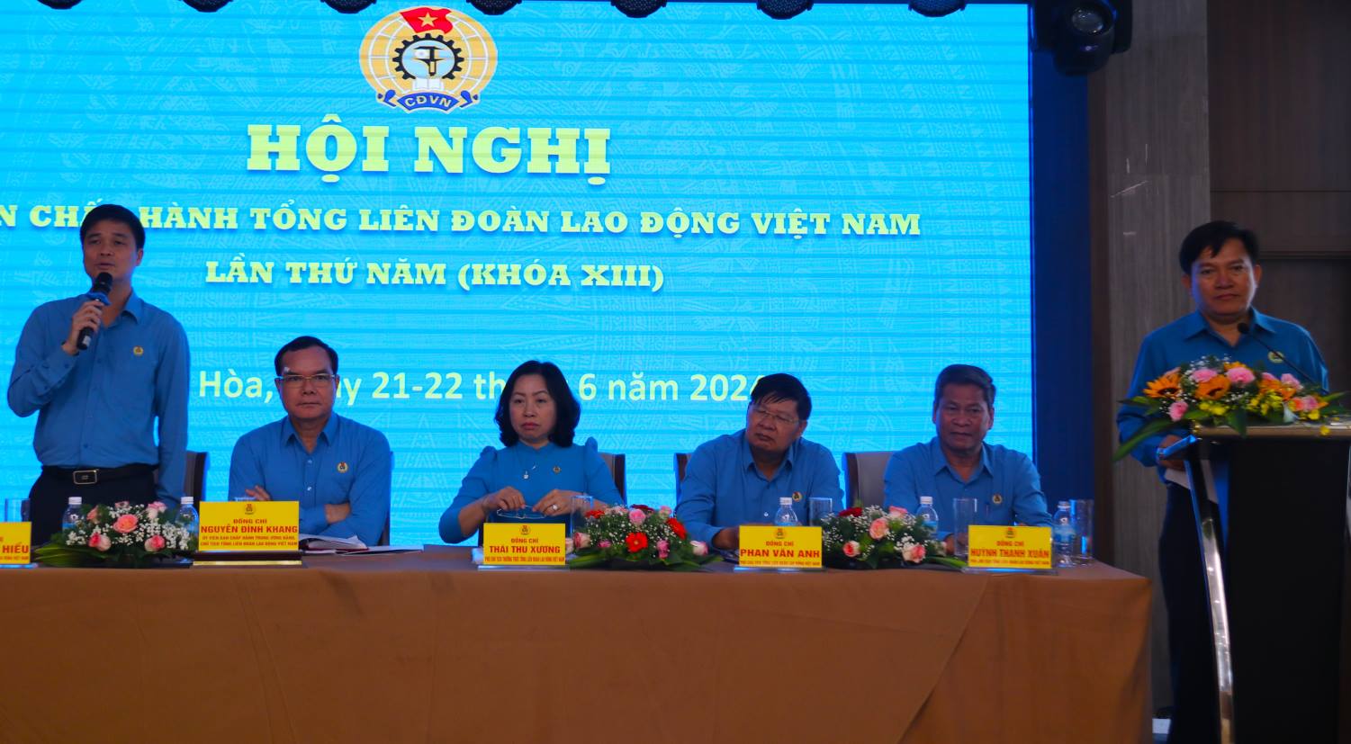 Đoàn Chủ tịch tiếp thu những nội dung được thảo luận tại hội nghị. Ảnh: P.Linh