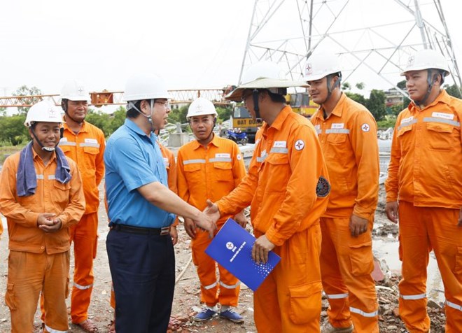 Quyết tâm sớm đưa các công trình trọng điểm vào khai thác vận hành