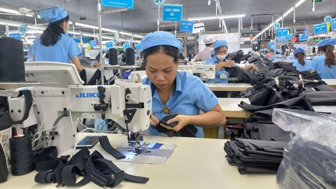 Mở rộng sản xuất nhưng khó tuyển công nhân