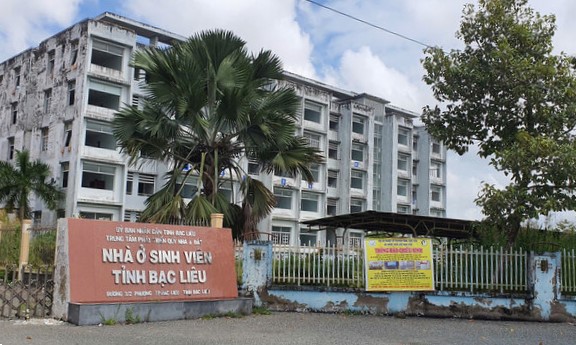 Ký túc xá bỏ hoang nhiều năm sẽ được chuyển thành nhà ở xã hội. Ảnh: Nhật Hồ