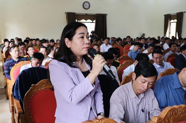 Cử tri Vĩnh Phúc đánh giá cao các kết quả kỳ họp đạt được; vui mừng trước thành quả to lớn về kinh tế-xã hội, các quyết sách trọng đại và bước đột phá về hoàn thiện thể chế của Đất nước - Ảnh: VGP/Minh Ngọc