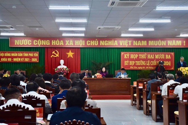 Phú Yên ra nghị quyết riêng trợ cấp cho cán bộ thôi việc
