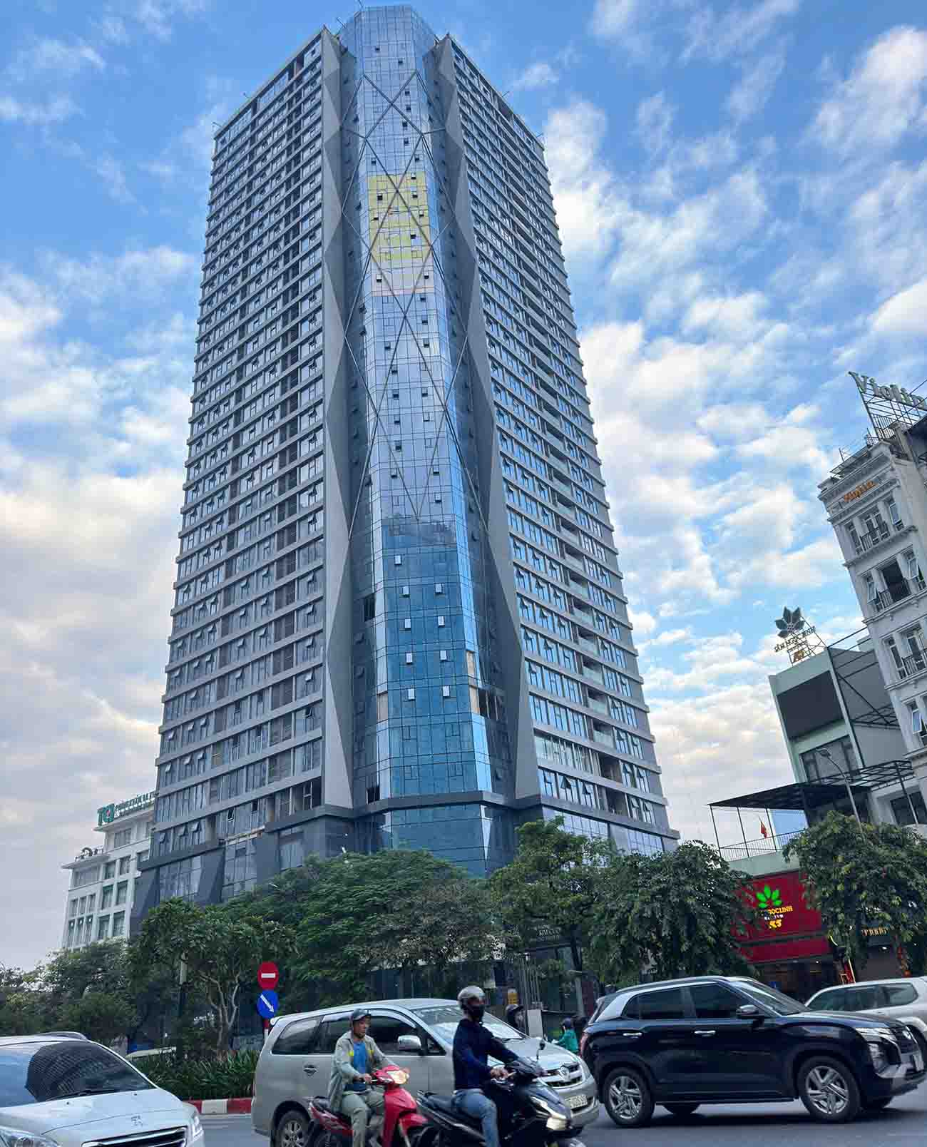 Dự án Summit Building nhiều lần thất hứa bàn giao với khách hàng. Ảnh: Cao Nguyên.