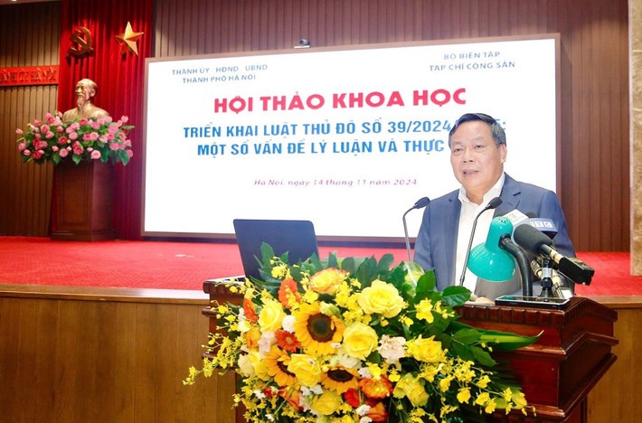 Phó Bí thư Thường trực Thành ủy Hà Nội Nguyễn Văn Phong phát biểu tại hội thảo