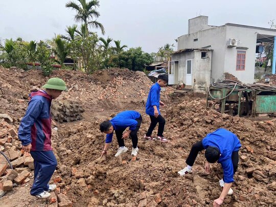 Tuổi trẻ Hải Dương chung tay xóa nhà tạm cho hộ nghèo. Ảnh: Tuổi trẻ Hải Dương