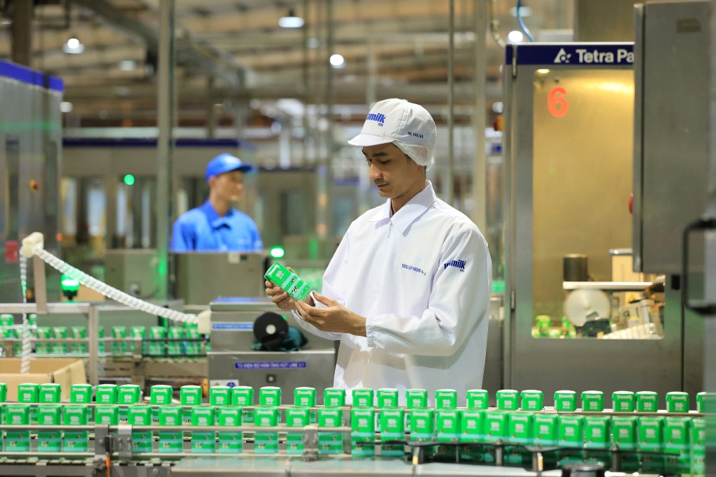 Vinamilk sở hữu 16 nhà máy sữa trong và ngoài nước, đáp ứng các tiêu chuẩn cao nhất thế giới về chất lượng trong sản xuất thực phẩm.