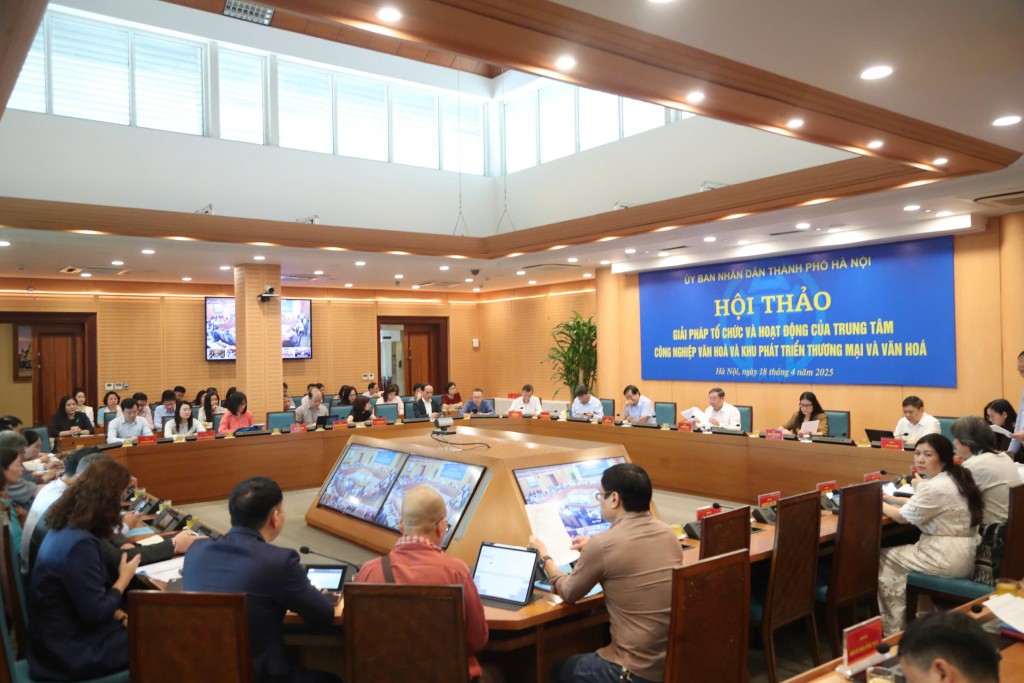 Bàn giải pháp tổ chức, quản lý hai mô hình phát triển văn hoá