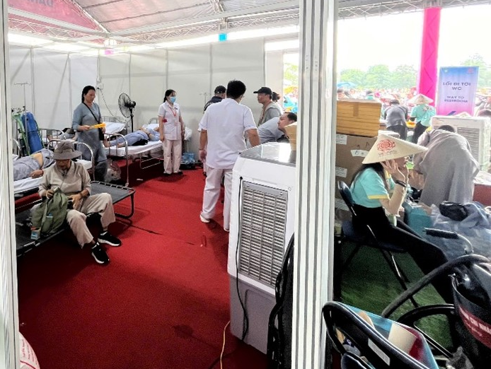 Các phòng y tế được sắp xếp ở các vị trí nhà chờ, chùa Thanh Tâm, công viên Láng Le và trong Học viện Phật giáo