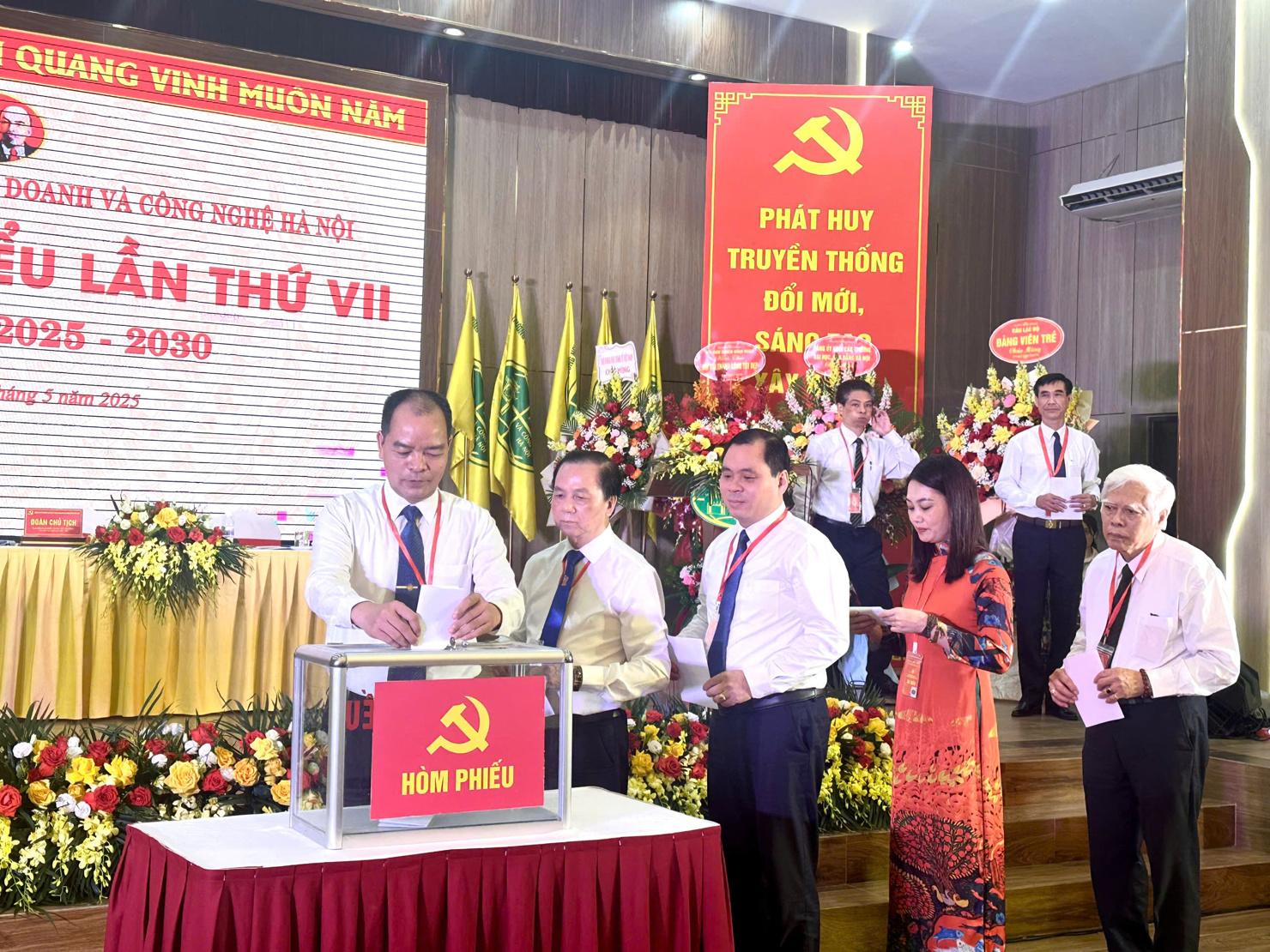 Phát huy truyền thống, đổi mới, sáng tạo xây dựng mô hình trường đại học kiểu mới - Ảnh 2