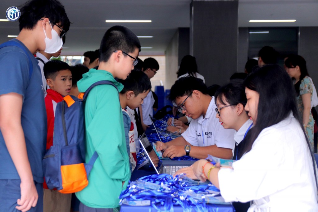 400 học sinh Hà Nội thi Toán học quốc tế WMI vòng quốc gia