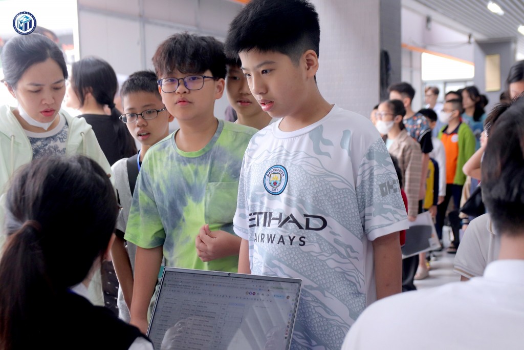 400 học sinh Hà Nội thi Toán học quốc tế WMI vòng quốc gia