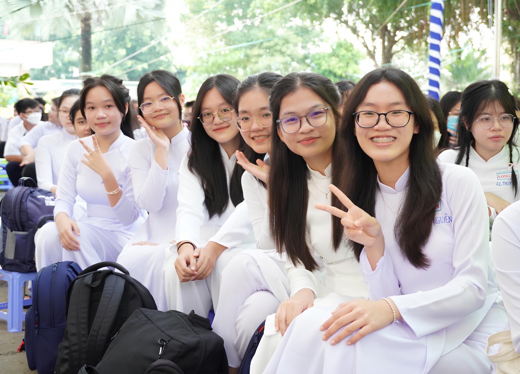 Chính sách miễn học phí thể hiện sự quan tâm, chăm lo của Đảng, Nhà nước đối với giáo dục, tạo niềm vui, phấn khởi cho nhân dân