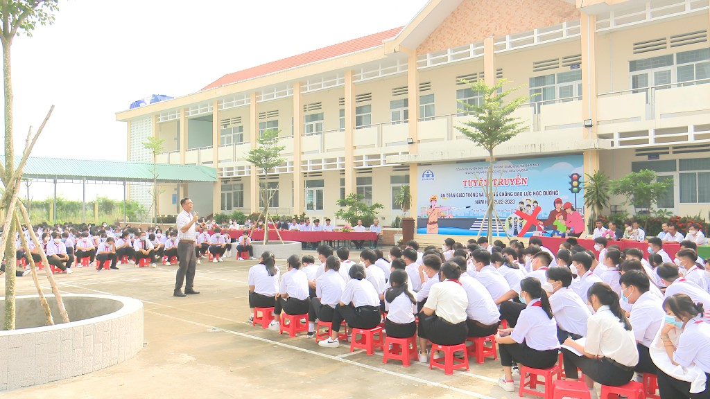 Long An chú trọng tuyên truyền phòng, chống bạo lực học đường, phòng ngừa tội phạm và tệ nạn xã hội trong học sinh, sinh viên