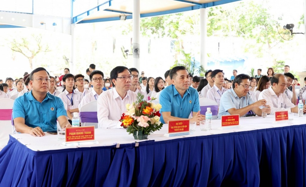 Biểu dương 100 gia đình công nhân, viên chức Thủ đô tiêu biểu