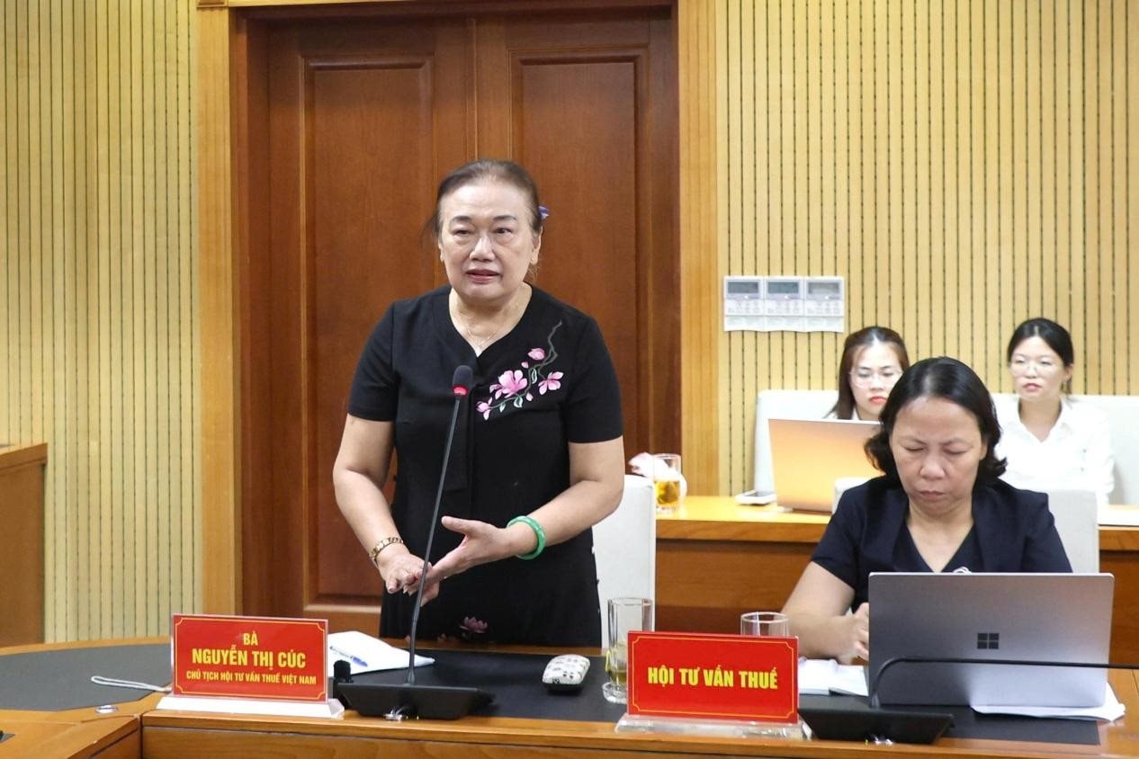 nguyen-thi-cuc-chu-tich-vtcb.jpg