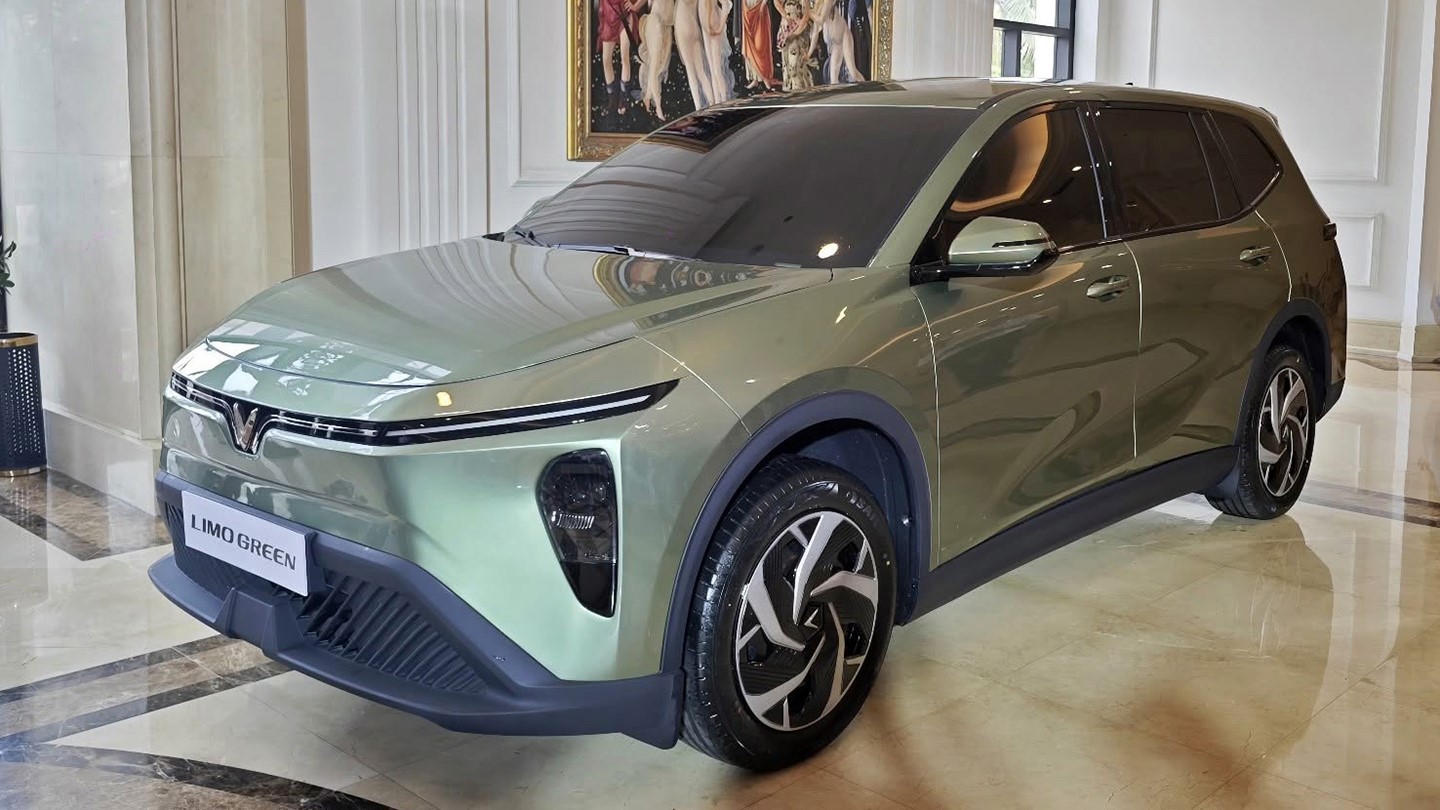 VinFast Limo Green đã xuất hiện phiên bản thực tế.
