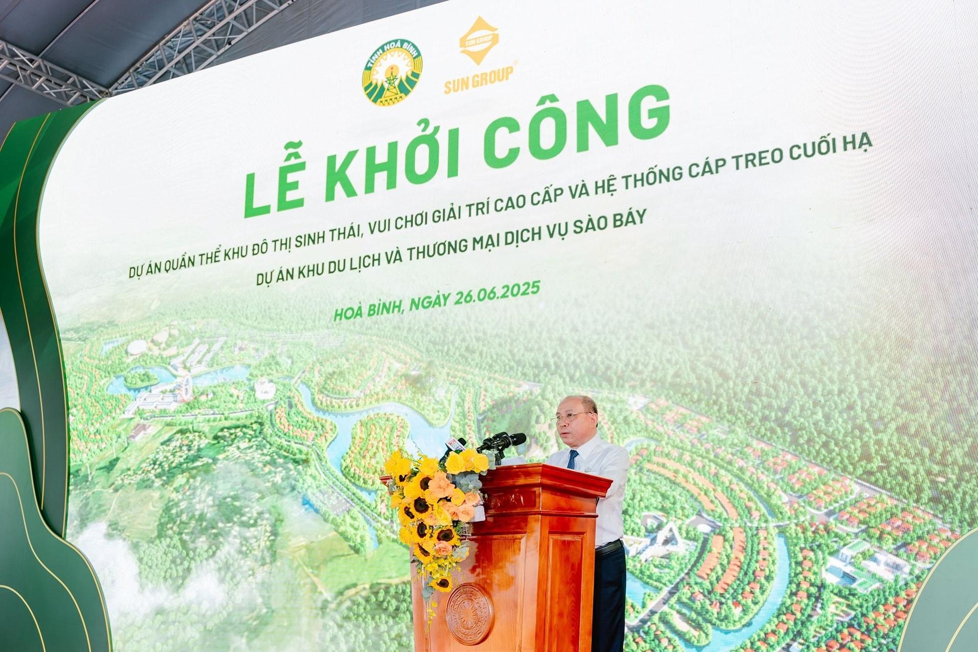 anh-6-ong-bui-duc-hinh-chu-tich-ubnd-hoa-binh.jpg