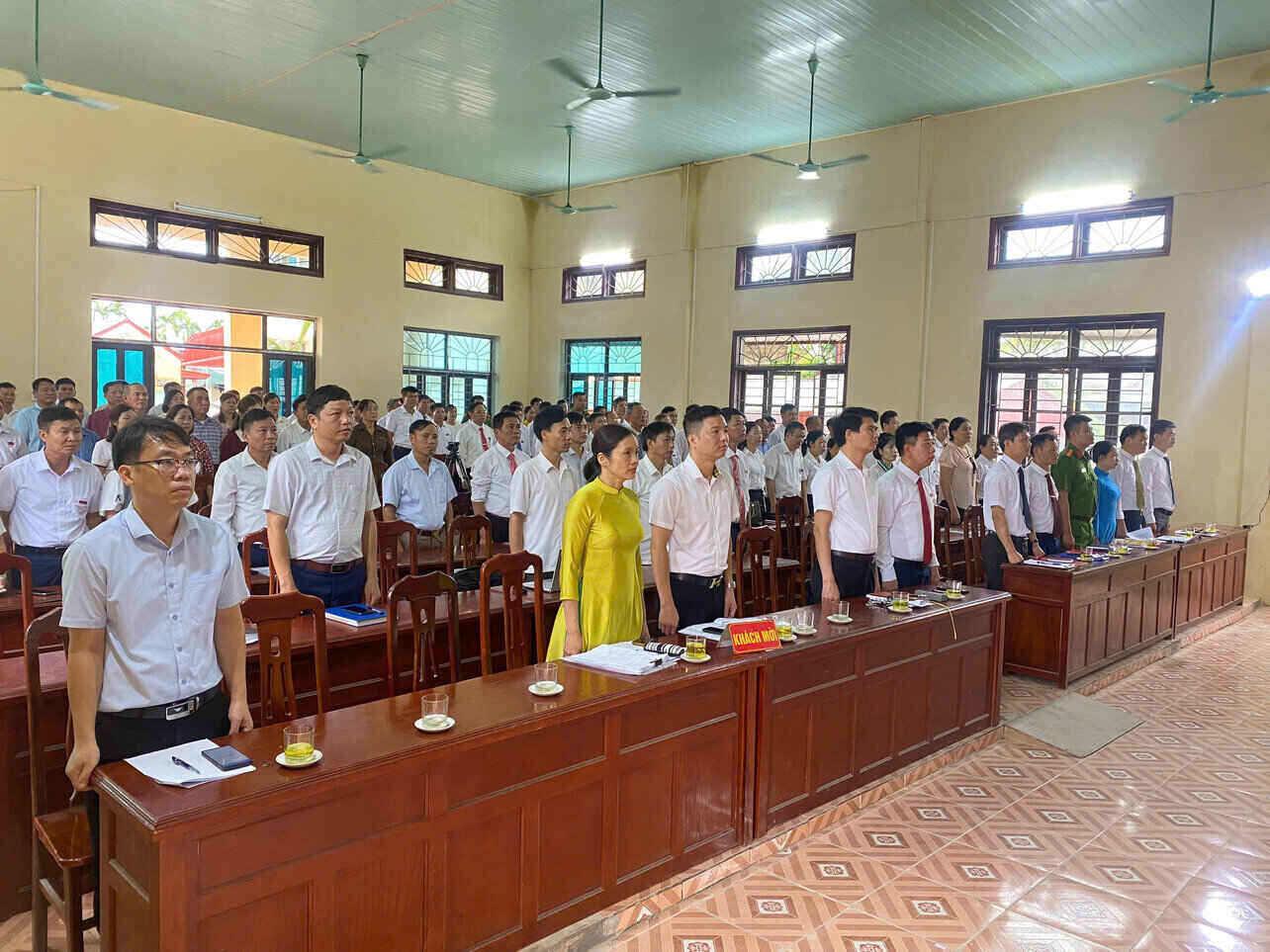 HĐND xã Lạc Phượng, Hải Phòng họp phiên đầu tiên trong ngày đầu vận hành chính quyền hai cấp. Ảnh: Mai Hương