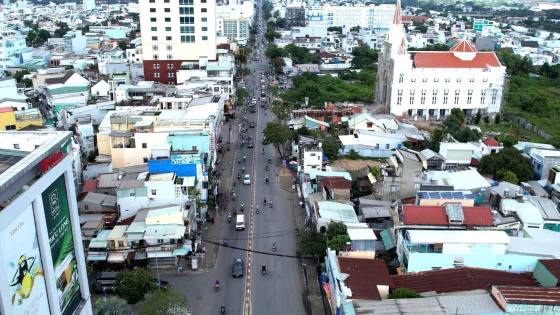 Quốc lộ 91B nhìn từ trên cao. Ảnh: Tạ Quang