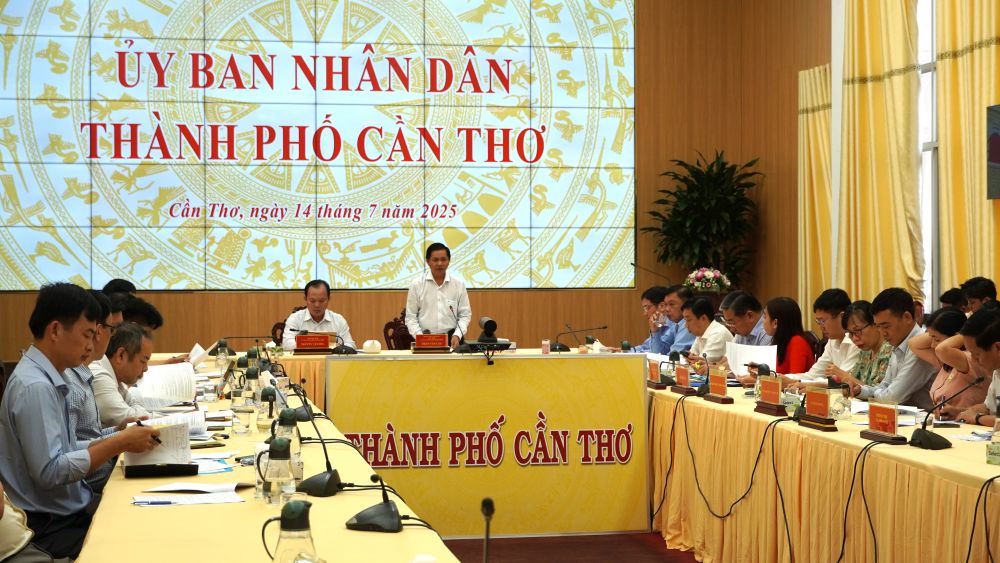 TP Cần Thơ bàn giải pháp đẩy nhanh giải ngân vốn đầu tư công năm 2025. Ảnh: Phương Anh