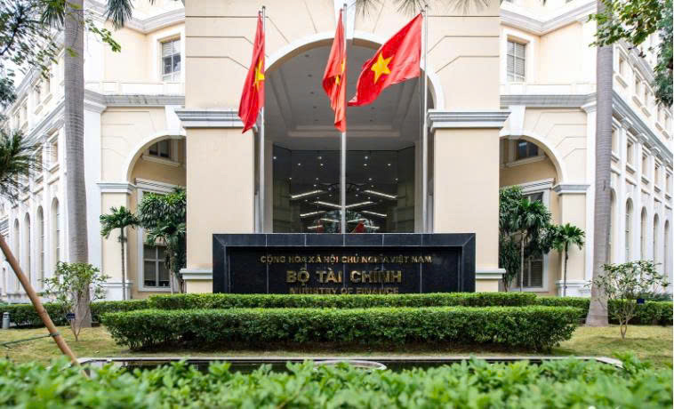 Bộ Tài chính đang khẩn trương xây dựng hệ thống văn bản quy định chi tiết thi hành các luật, nghị quyết của Quốc hội. 