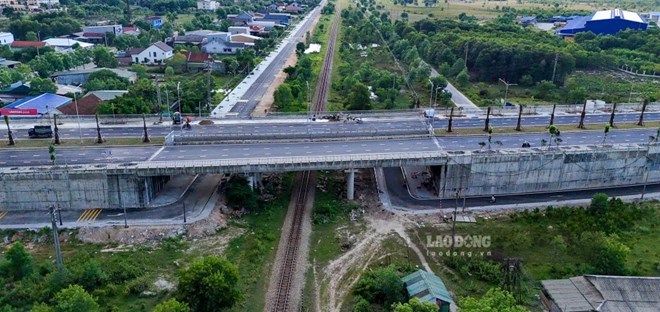 Đường sắt Bắc - Nam đi qua địa bàn TP Huế hiện tại. Ảnh: Nguyễn Luân