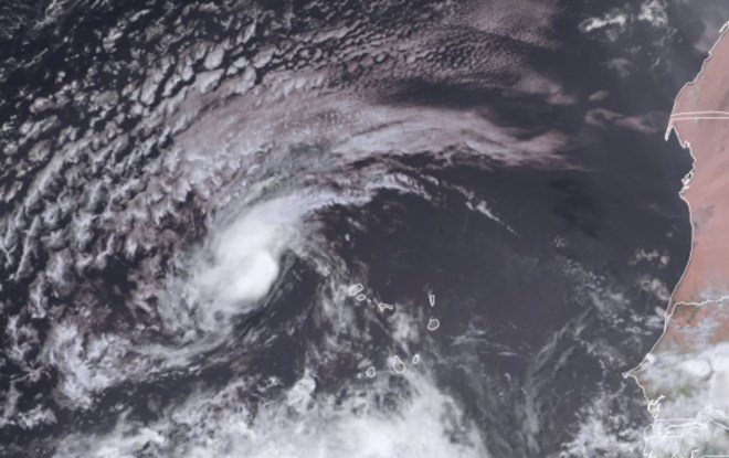 Dự báo bão Erin mạnh nhất từ đầu mùa sẽ sống dai kỷ lục