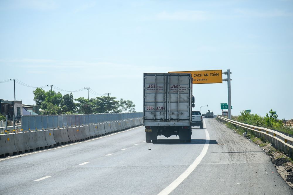 Điểm cuối tại Km77+472 tiếp giáp nút giao Túy Loan (điểm đầu của dự án đường cao tốc Đà Nẵng - Quảng Ngãi), thuộc địa phận xã Bà Nà, TP Đà Nẵng.