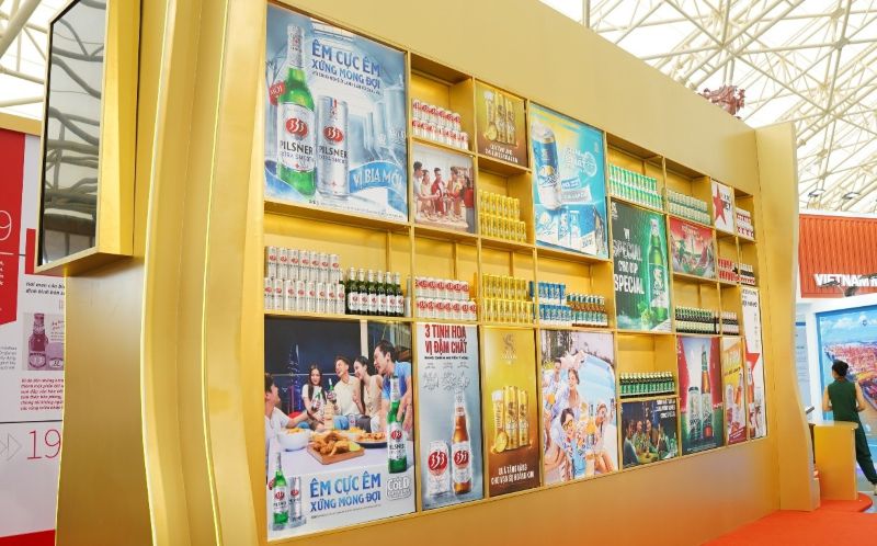 Các sản phẩm của SABECO được giới thiệu tại triễn lãm. Ảnh: SABECO