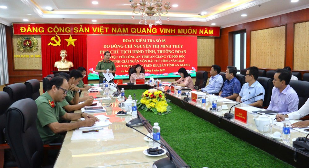 Đại biểu tham dự buổi làm việc. Ảnh: Ngọc Mai