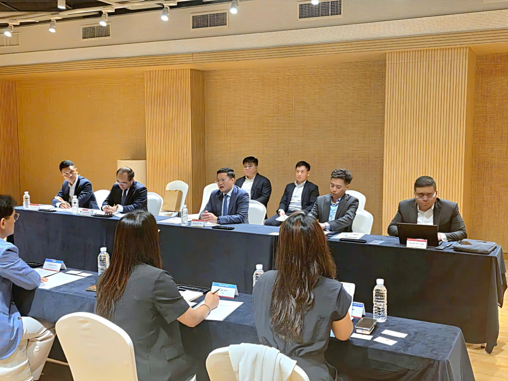 Thứ trưởng Nguyễn Đức Tâm cùng Đoàn công tác của Bộ Tài chính làm việc với Viện Phát triển Khởi nghiệp và Doanh nhân Hàn Quốc.