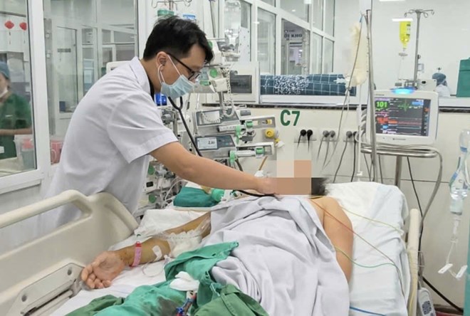 Sốt xuất huyết nguy kịch chỉ sau vài ngày