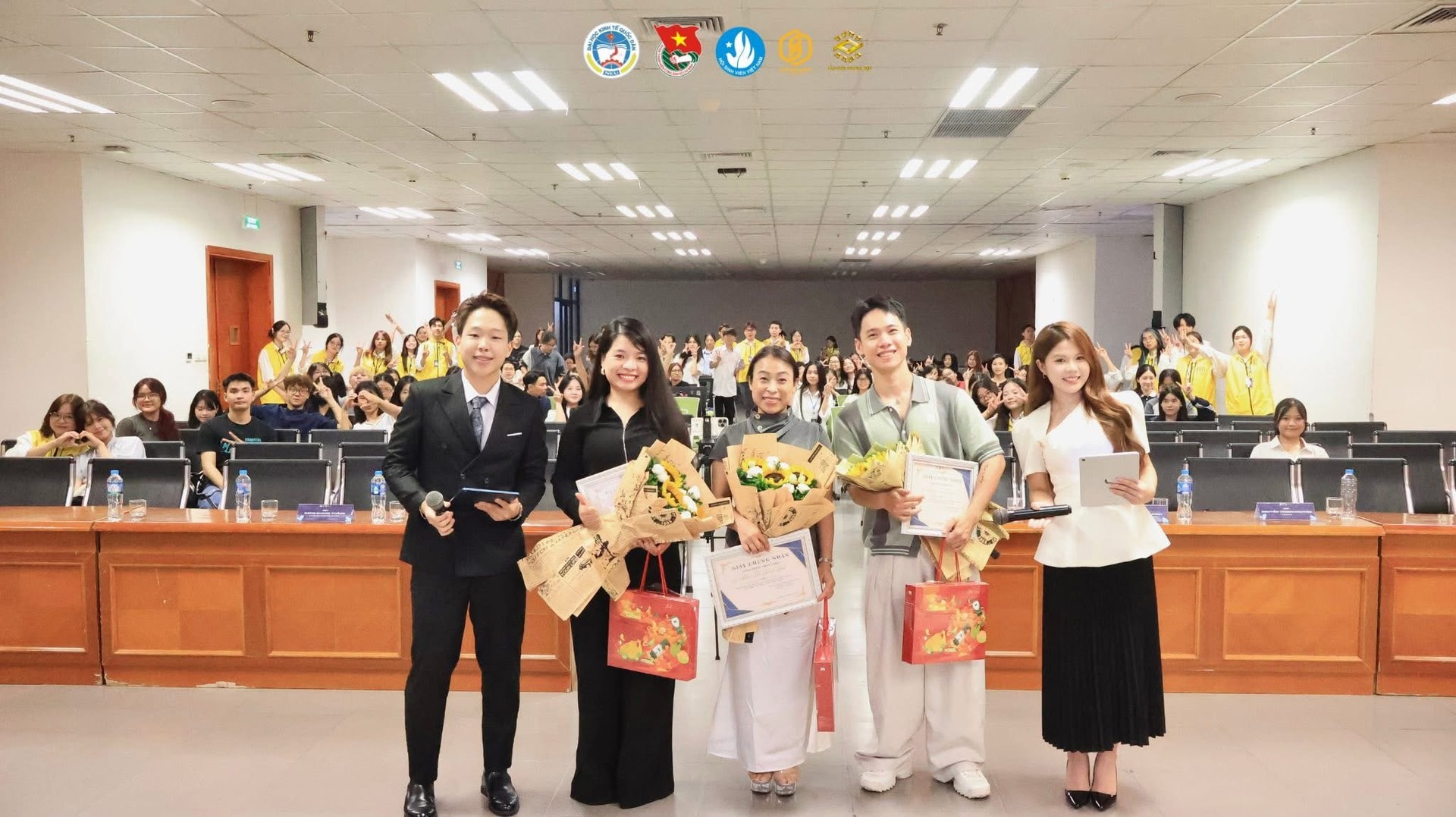 anh-4.-workshop-ke-dung-cham-trung-insight-.jpg