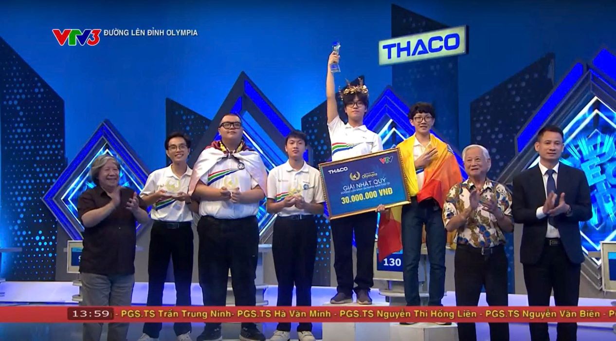 Trần Bùi Bảo Khánh (học sinh Trường THPT Chuyên Hà Nội - Amsterdam) đã xuất sắc đem cầu truyền hình chung kết năm Đường lên đỉnh Olympia về cho Hà Nội. Ảnh: VTV