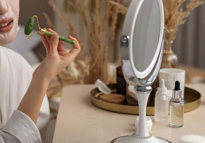 Bí quyết giữ da sạch, tránh mụn trong mùa lễ hội cuối năm