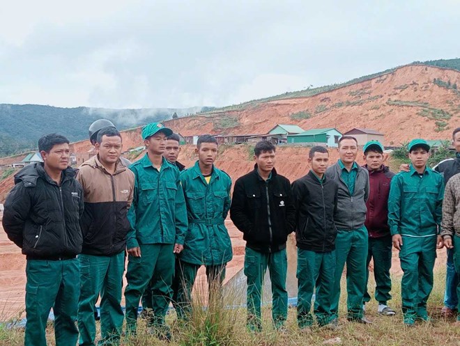 Lâm Đồng huy động lực lượng ứng trực xử lý sạt lở tại khu tái định cư có hơn 100 hộ dân