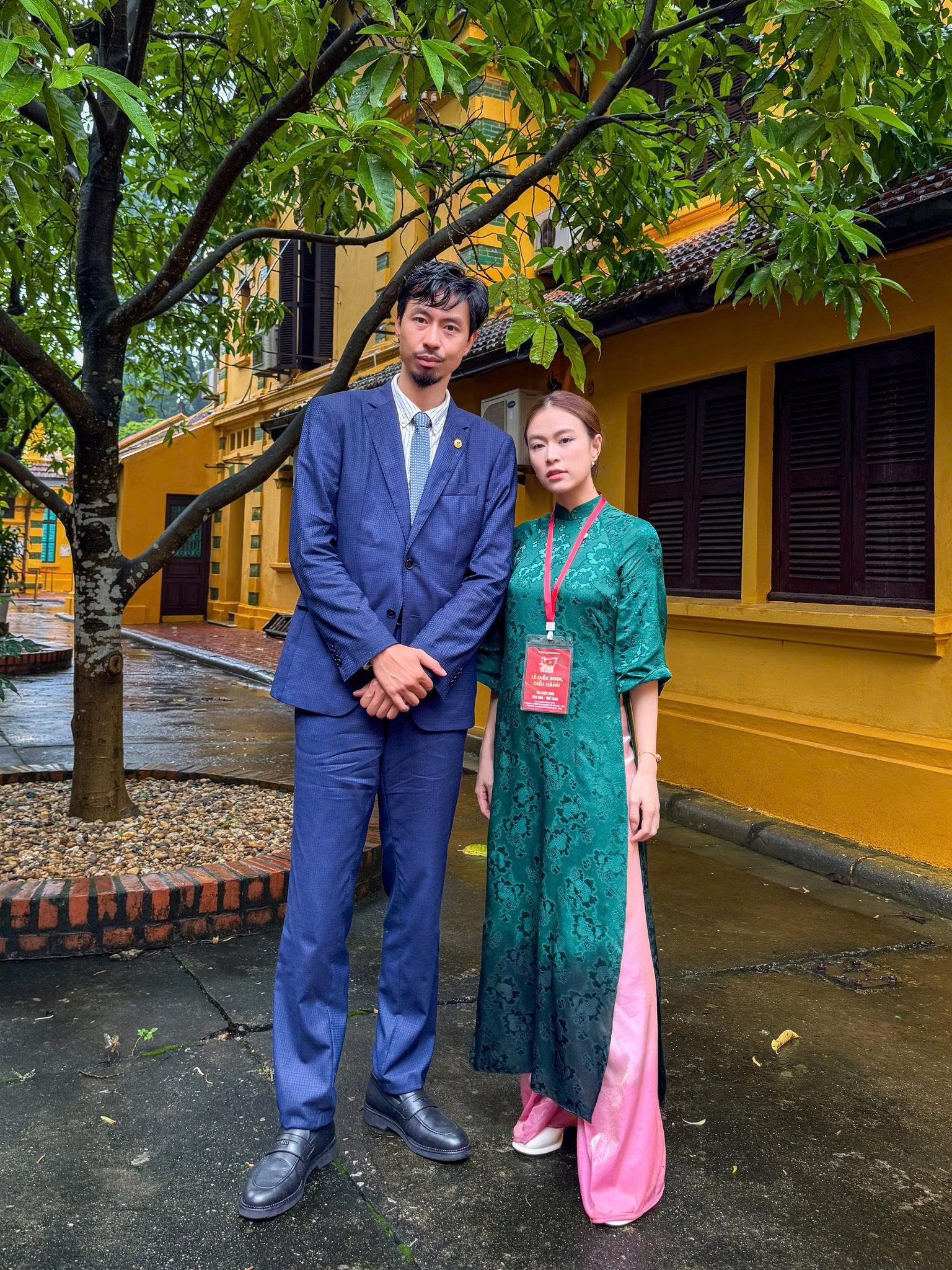 photo-1761625505982 photo-1761625505982