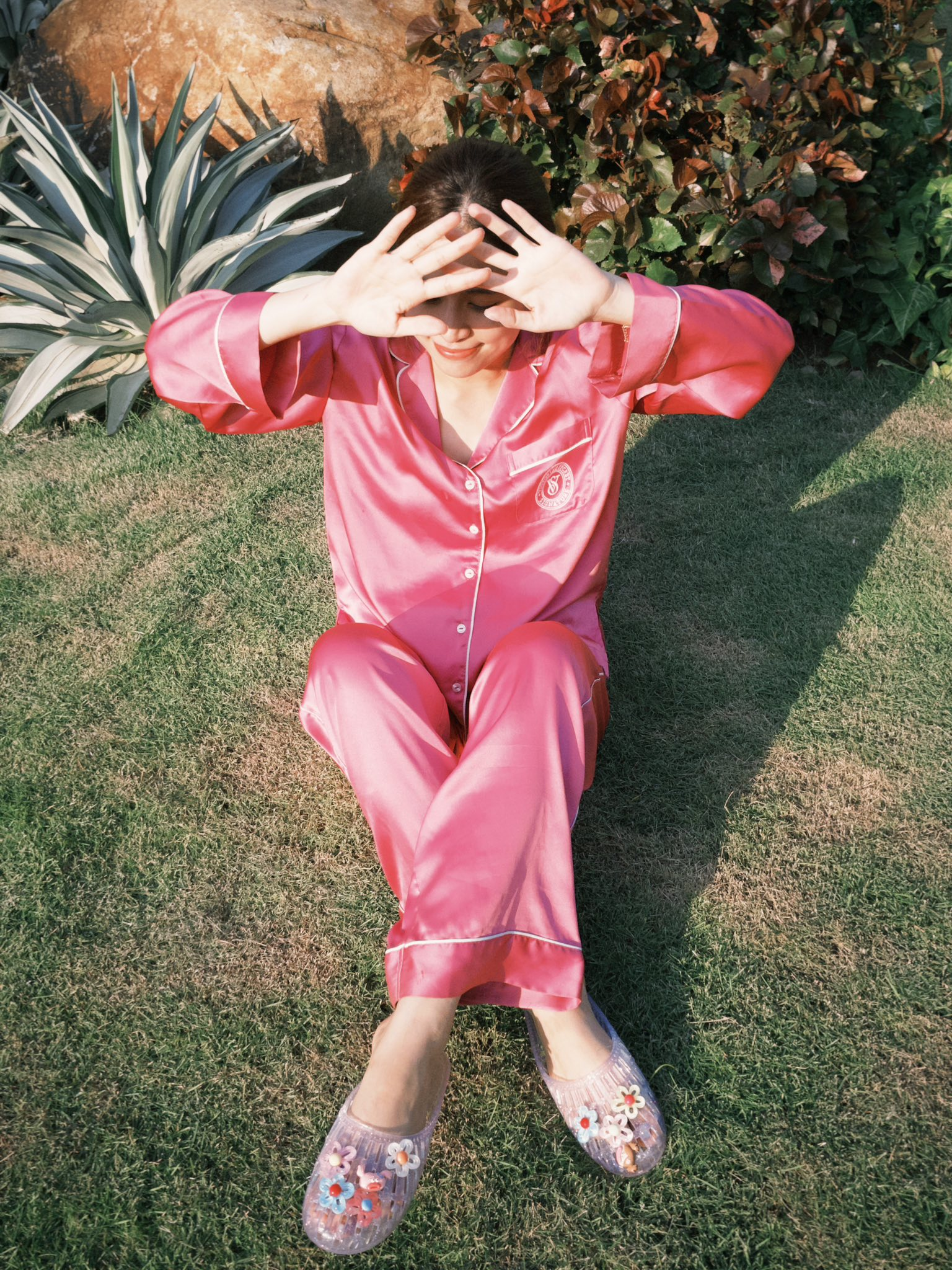 photo-1761625415294 photo-1761625415294