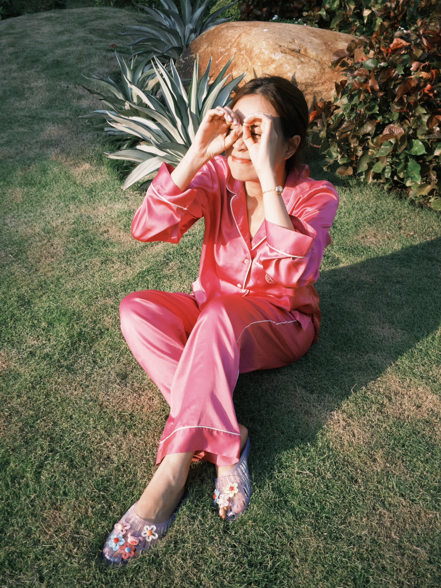 photo-1761625400081 photo-1761625400081