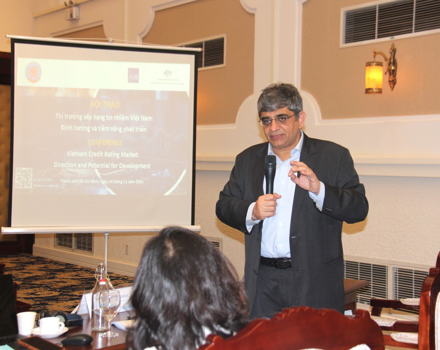 Chuyên gia nêu ý kiến tại hội thảo. Ảnh: TD