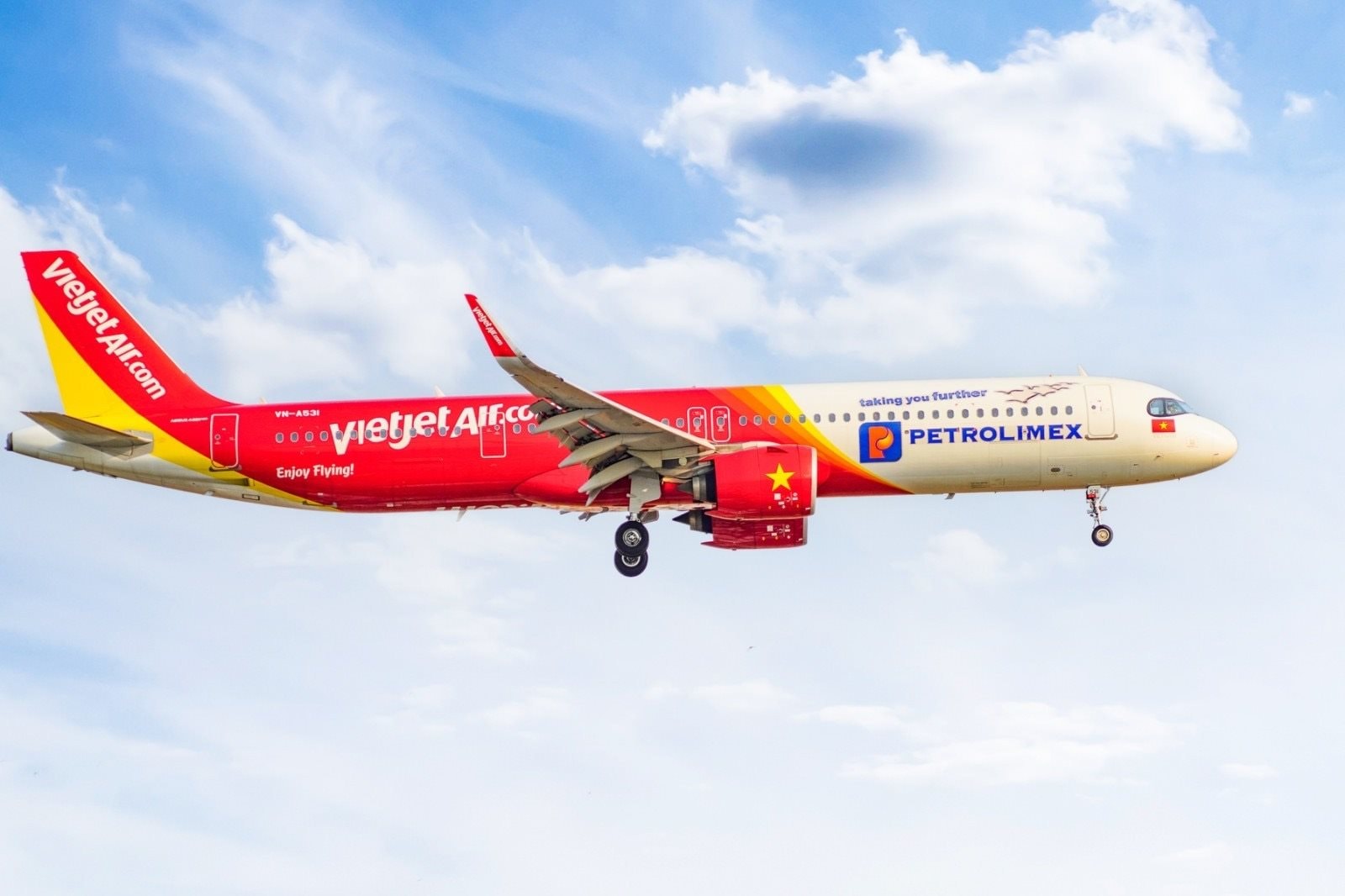 tau-bay-vietjet-1-.jpg