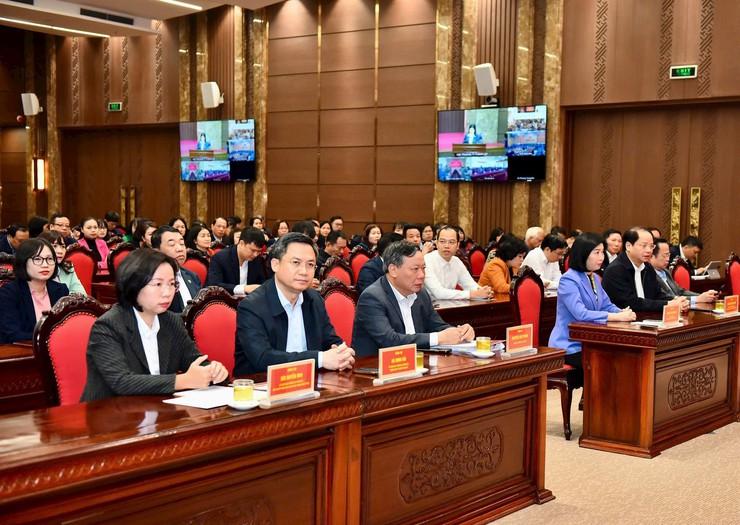 Cán bộ và nhân dân Thủ đô ủng hộ đồng bào miền Trung, Tây Nguyên khắc phục hậu quả mưa lũ- Ảnh 1.